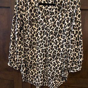 VINCE CAMUTO ANIMAL PRINT TUNIC      SIZE 2X